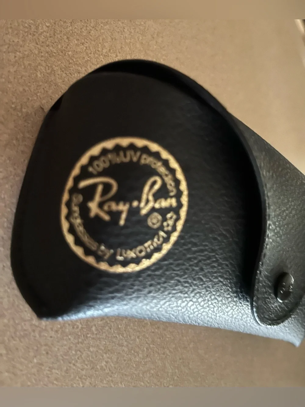 Iconic Ray-Ban Clubmaster Sunglasses in Arista/Brown  w/ Original Case